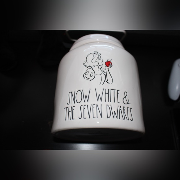 Rae Dunn Snow White and the Seven Dwarfs Canister/Cookie Jar - Picture 2 of 7